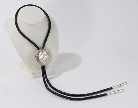 Wrinkled Sterling Boloóresembles the moon